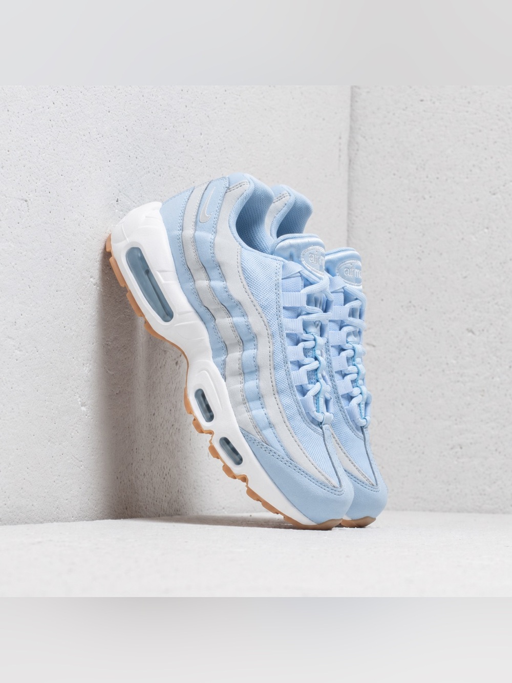 Nike Air Max 95 Women’s Casual Sneakers - Light Blue/White Size 6